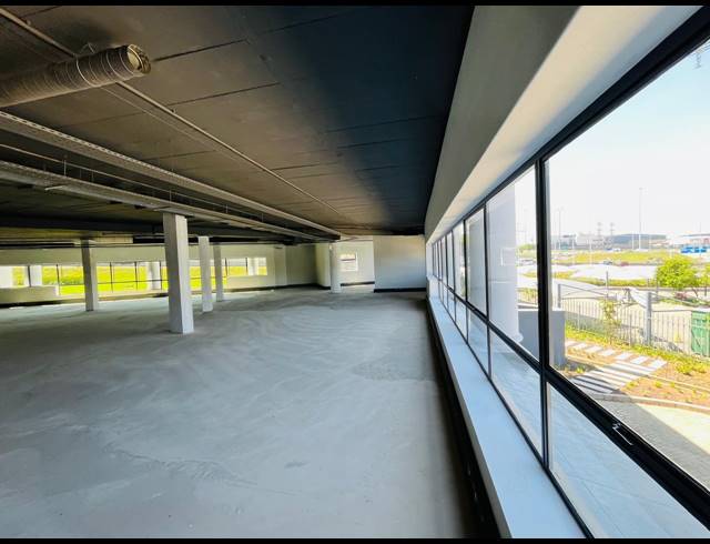 650M² OFFICE TO LET IN VORNA VALLEY